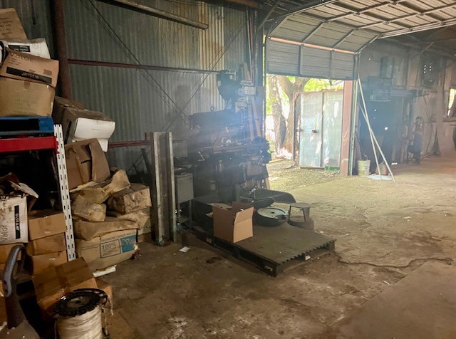 7903 Leander Street Houston, TX 77012 - Photo 6 of 7 access to side street