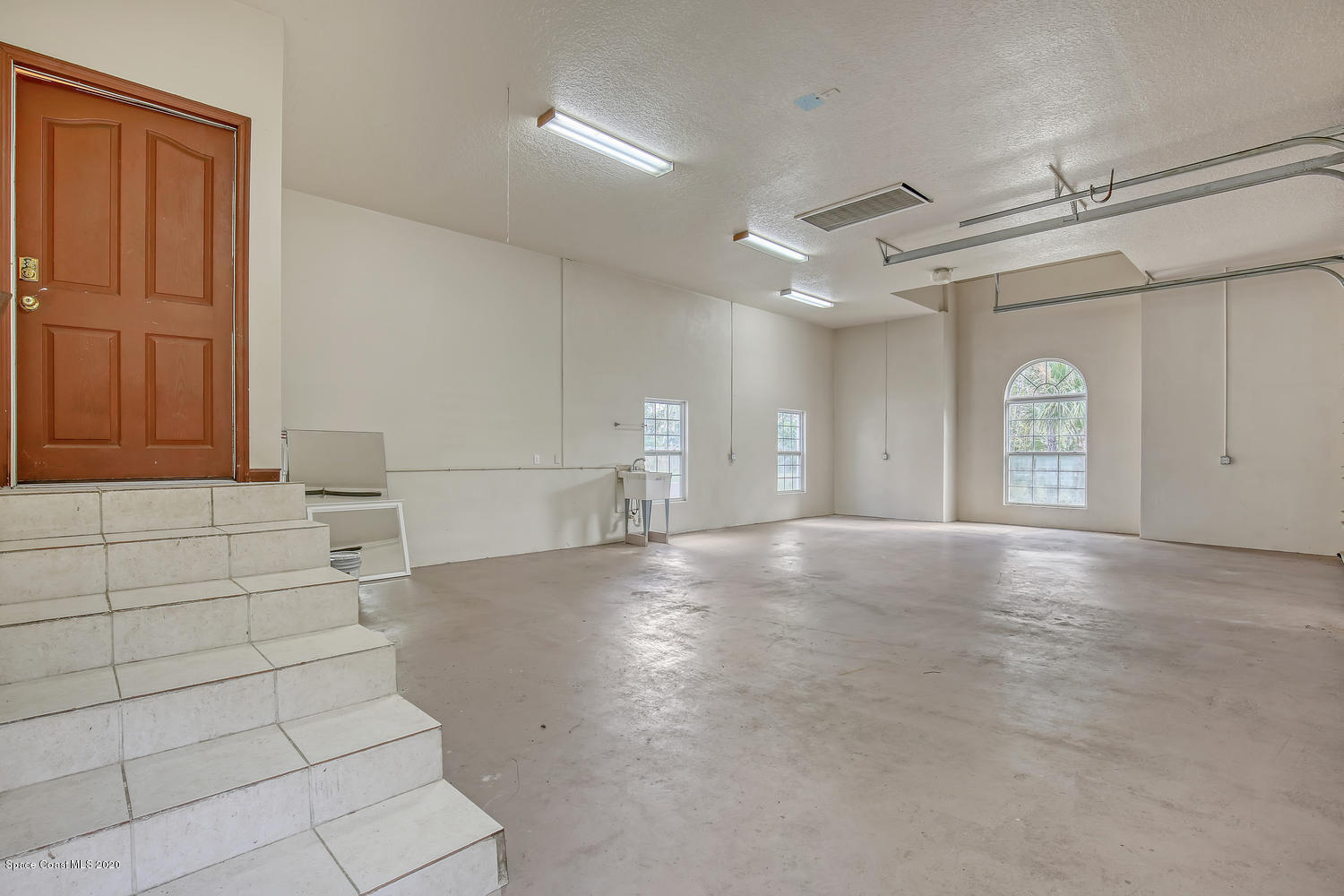 1290 Adamson Road Cocoa, FL 32926 - Photo 33 of 38 1,000 Square Foot, 3 Car Garage!