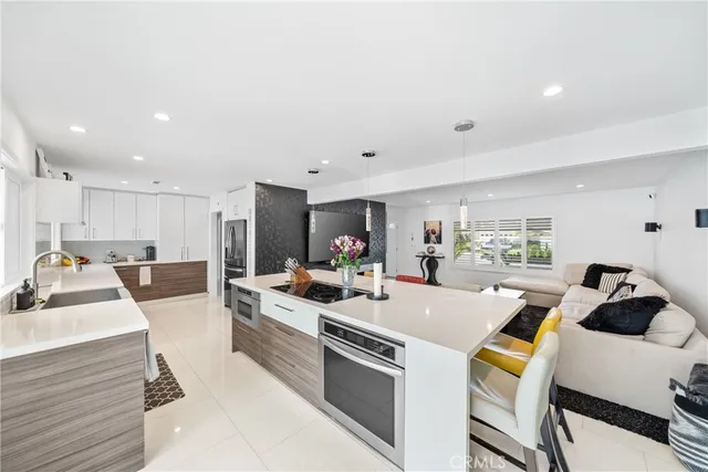 $1,925,000 | 20191 Imperial Cove Lane, Huntington Beach, CA 92646