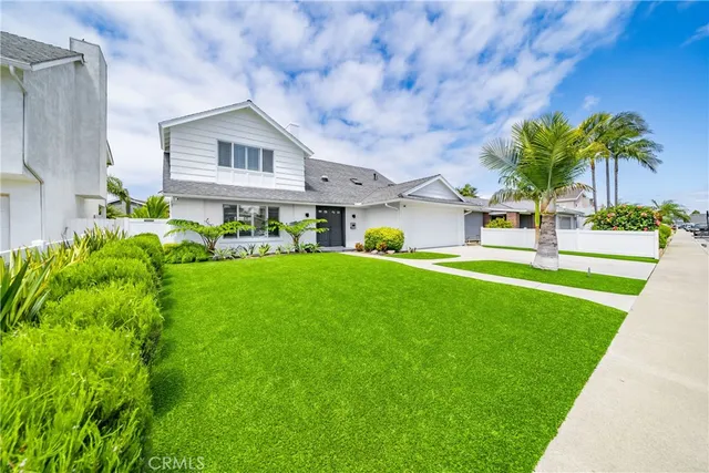 $1,925,000 | 20191 Imperial Cove Lane, Huntington Beach, CA 92646