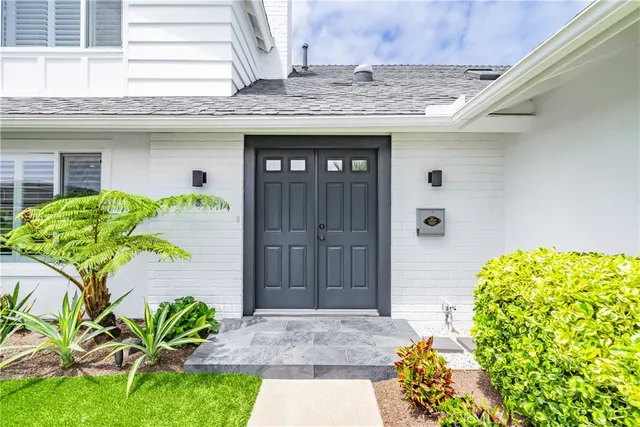 $1,925,000 | 20191 Imperial Cove Lane, Huntington Beach, CA 92646