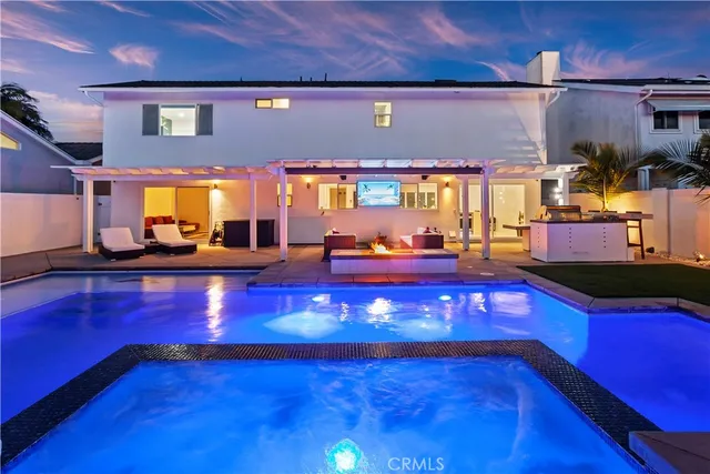 $1,925,000 | 20191 Imperial Cove Lane, Huntington Beach, CA 92646