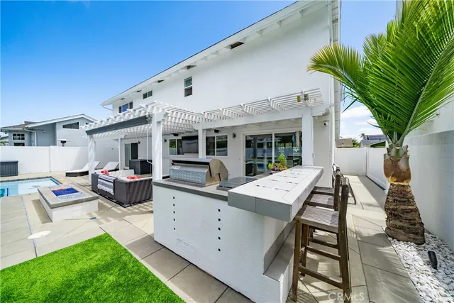 $1,925,000 | 20191 Imperial Cove Lane, Huntington Beach, CA 92646