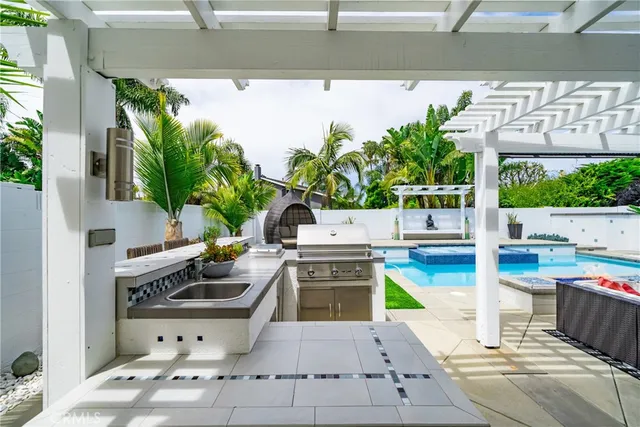 $1,925,000 | 20191 Imperial Cove Lane, Huntington Beach, CA 92646