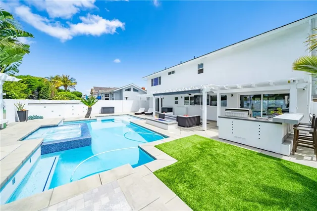 $1,925,000 | 20191 Imperial Cove Lane, Huntington Beach, CA 92646