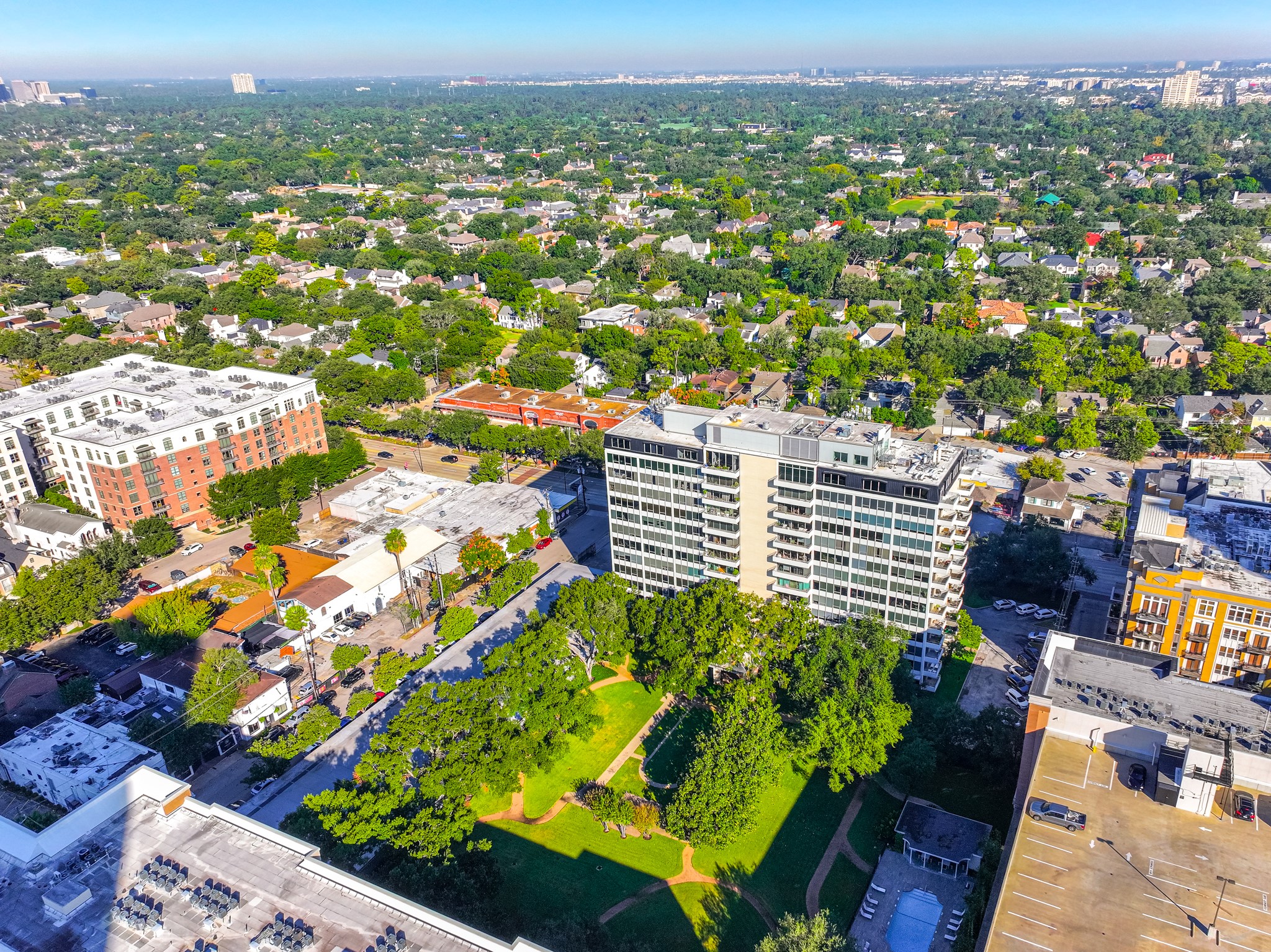 2701 Westheimer Road, Unit 6F Houston, TX 77098 - Photo 9 of 45 an aerial view of city and lake