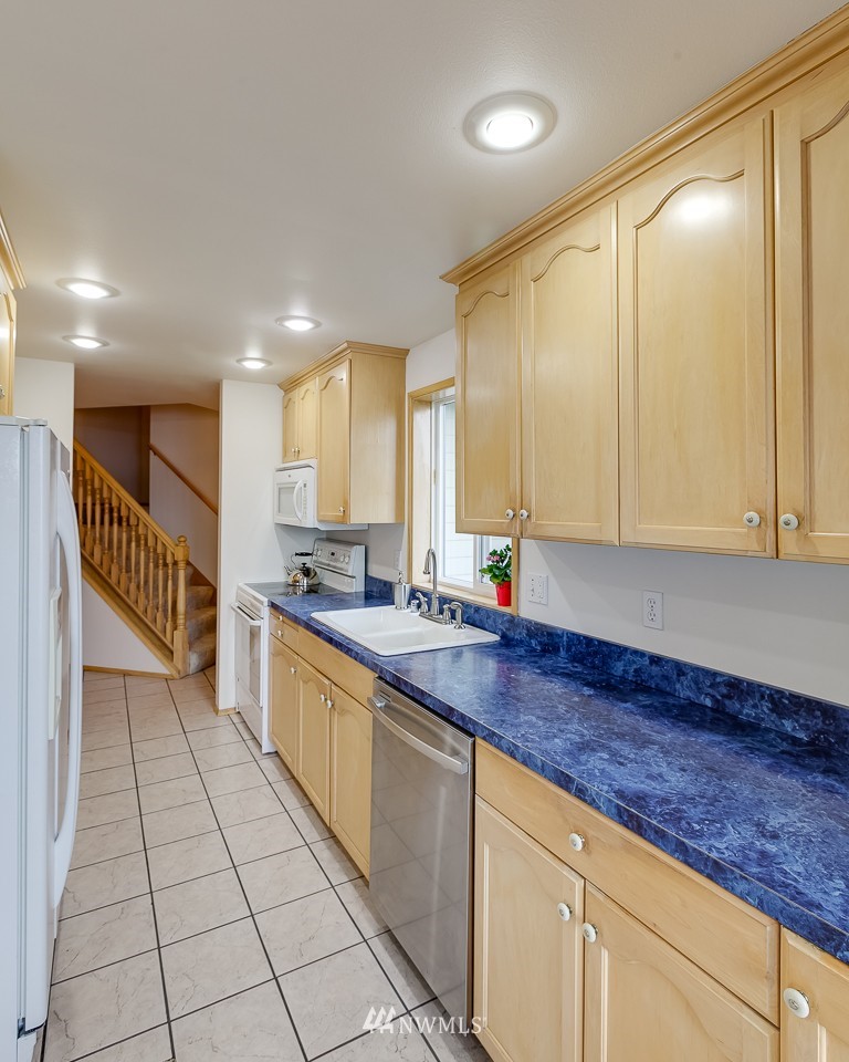 15916 Peninsula Road Stanwood, WA 98292 - Photo 8 of 23 Gallery Image 8