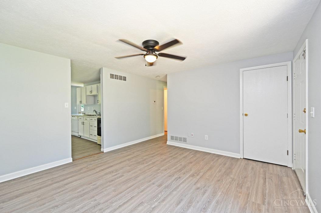 623 Regent Road Cincinnati, OH 45245 - Photo 7 of 38 Gallery Image 7