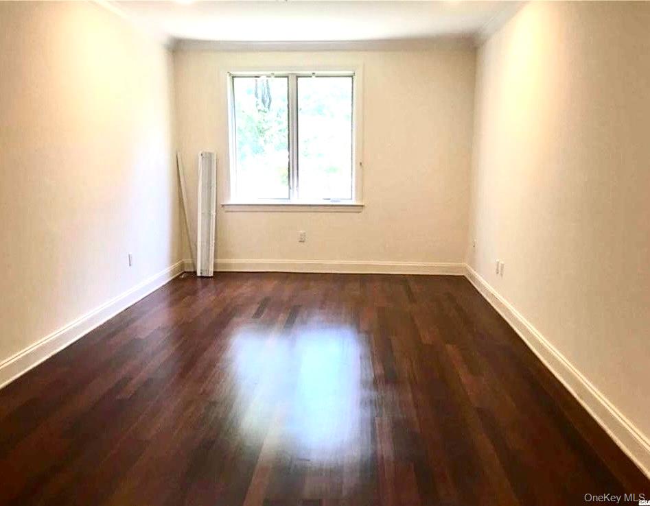 171-sterling Great Neck Road Great Neck, NY 11021 - Photo 4 of 18