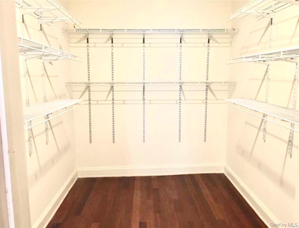 171-sterling Great Neck Road Great Neck, NY 11021 - Photo 6 of 18