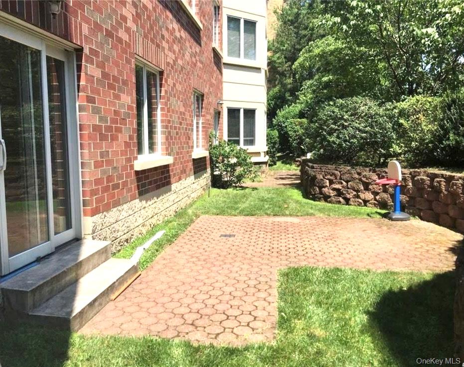 171-sterling Great Neck Road Great Neck, NY 11021 - Photo 8 of 18