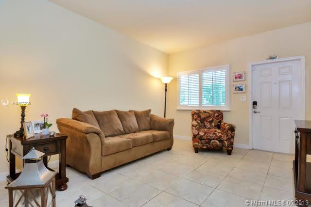 2532 Southwest 147 Path Miami, FL 33185 - Photo 5 of 38 Gallery Image 5