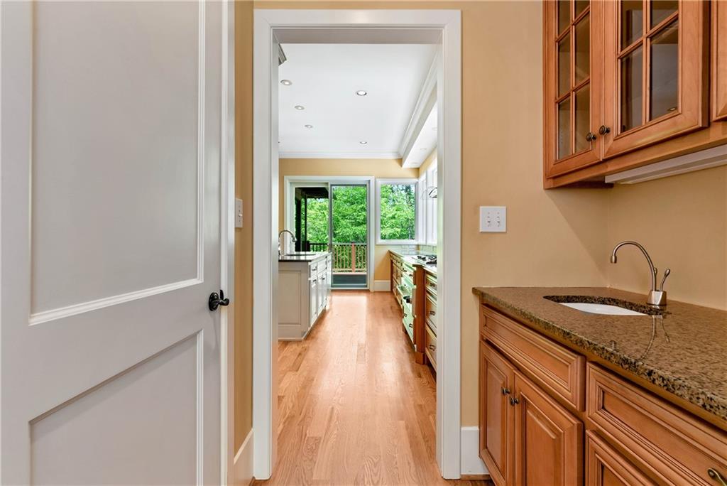 6960 Riverside Drive Atlanta, GA 30328 - Photo 13 of 53
