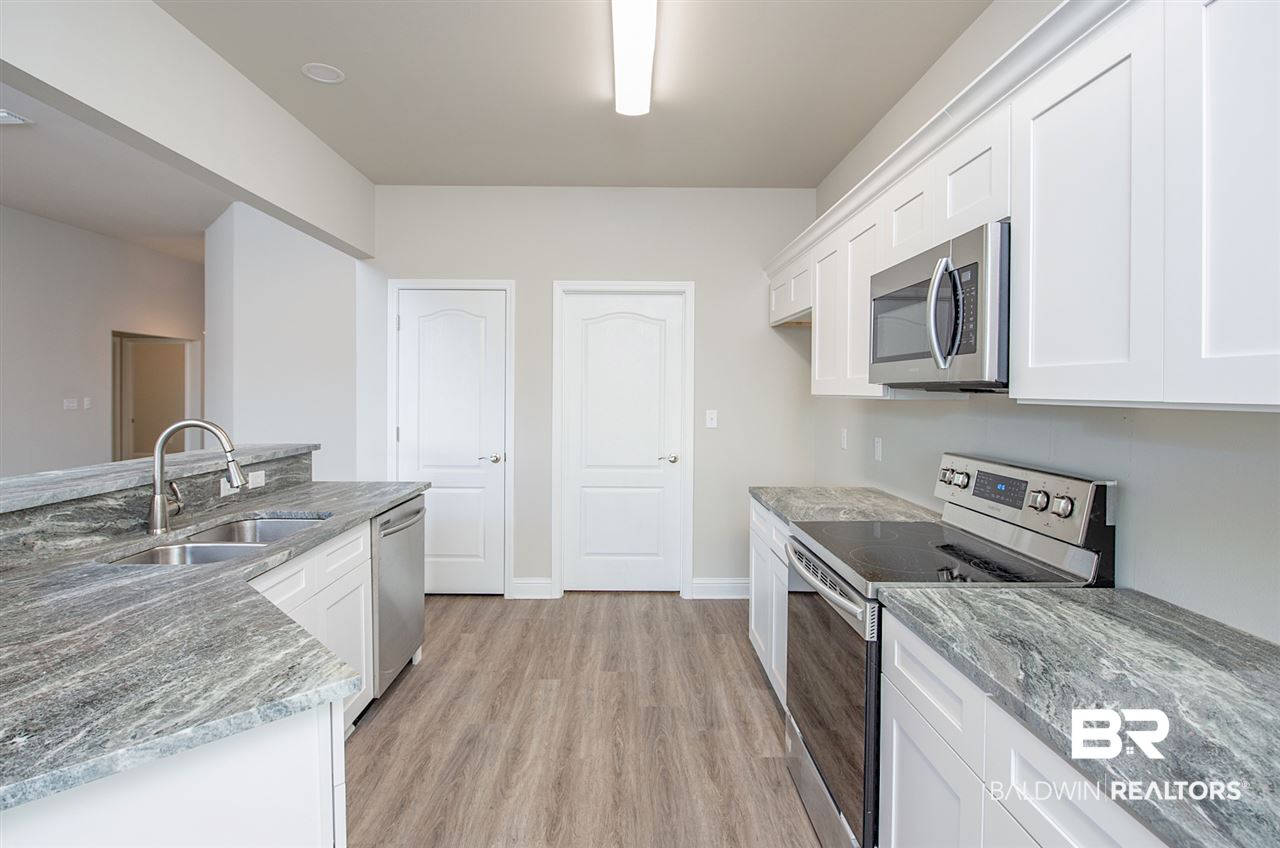 16936 Prado Loop Loxley, AL 36551 - Photo 8 of 33 Granite Countertops