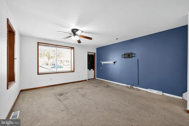 $200,000 | 222 Market Street, Marcus Hook, PA 19061