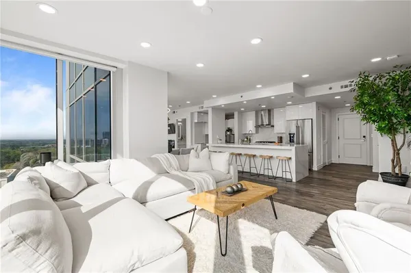 $6,500 | 3338 Peachtree Road, Unit 2207, Atlanta, GA 30326