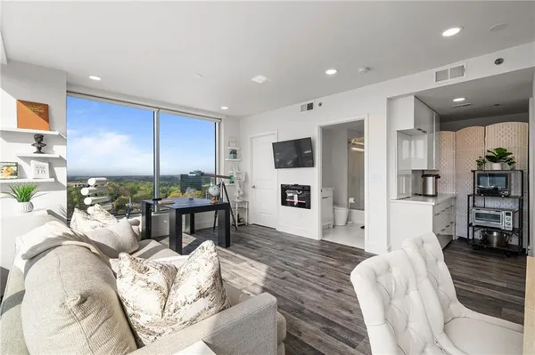 $6,500 | 3338 Peachtree Road, Unit 2207, Atlanta, GA 30326