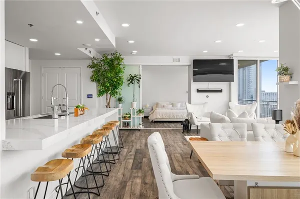 $6,500 | 3338 Peachtree Road, Unit 2207, Atlanta, GA 30326