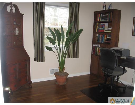 18 Taylor Road Princeton, NJ 08540 - Photo 14 of 20 a vase of flowers sitting on a table