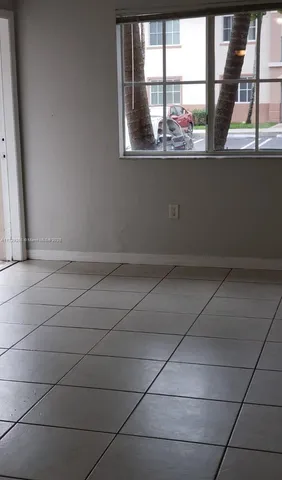 $225,000 | 2910 Southeast 13th Road, Unit 10244, Homestead, FL 33035