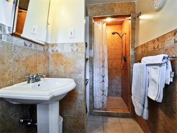 106 Woodcliff Road Brookline, MA 02467 - Photo 16 of 24