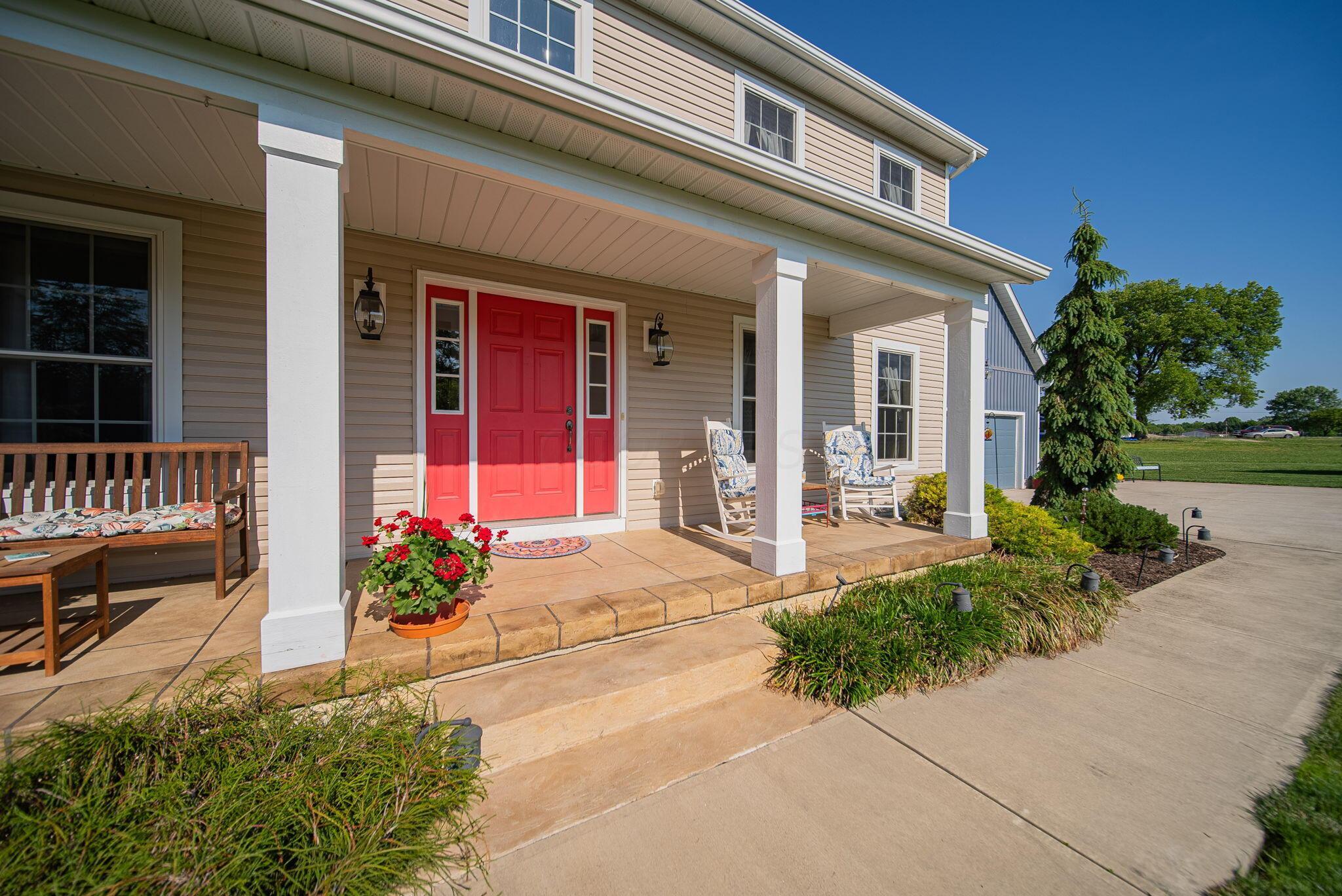 25885 Shoemaker Road Circleville, OH 43113 - Photo 8 of 48 Front Porch