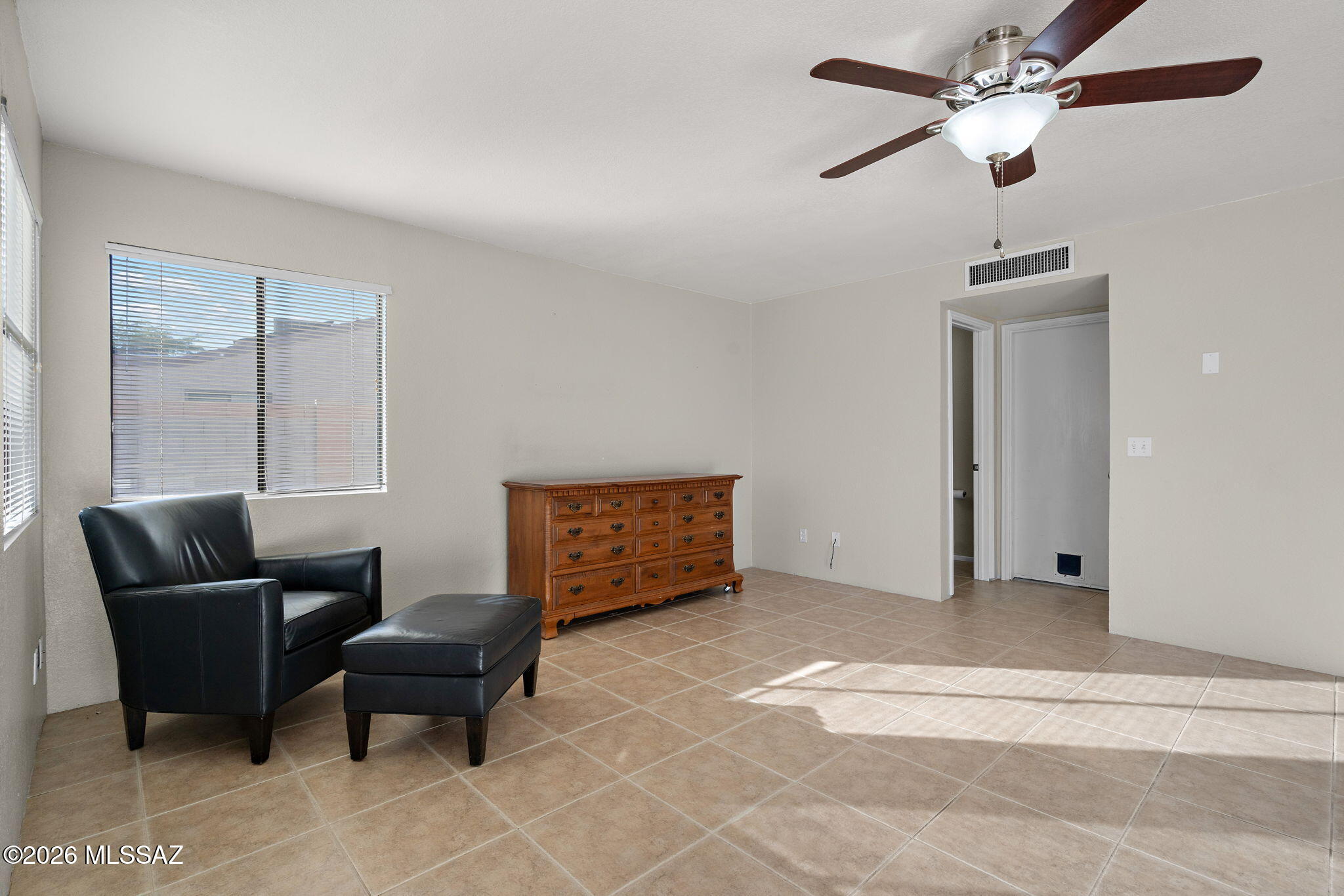 2663 West Fanbrook Road Tucson, AZ 85741 - Photo 3 of 36 Family Room
