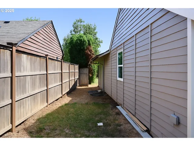 $500,000 | 18695 Southwest Pike Street, Beaverton, OR 97078