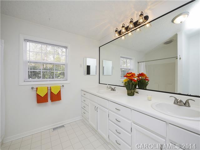 124 Stover Road Mooresville, NC 28117 - Photo 10 of 16 Gallery Image 10