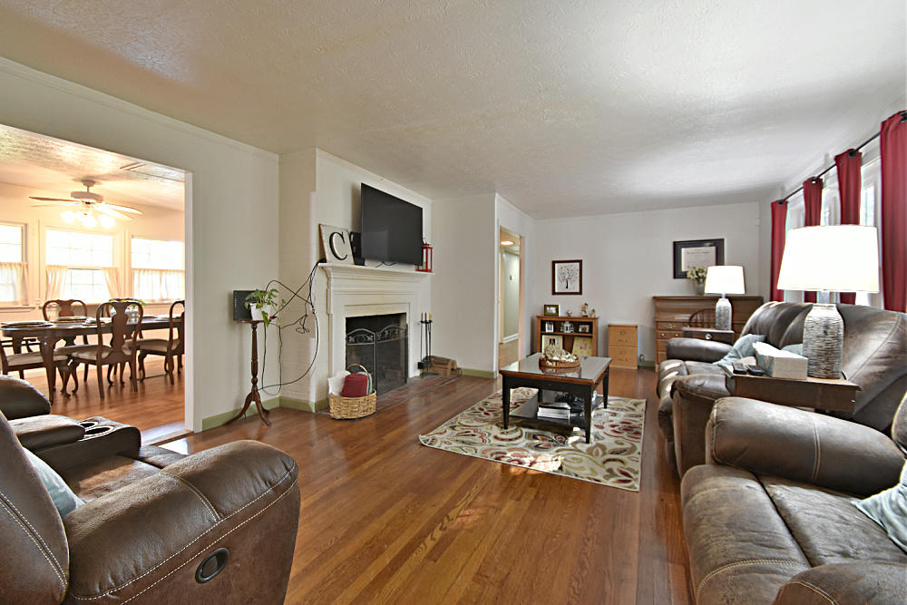 19 Outer Drive Oak Ridge, TN 37830 - Photo 3 of 18 DSC_1978