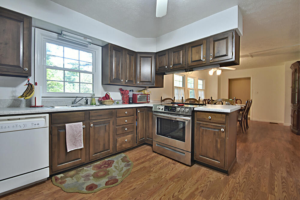 19 Outer Drive Oak Ridge, TN 37830 - Photo 8 of 18 DSC_1972