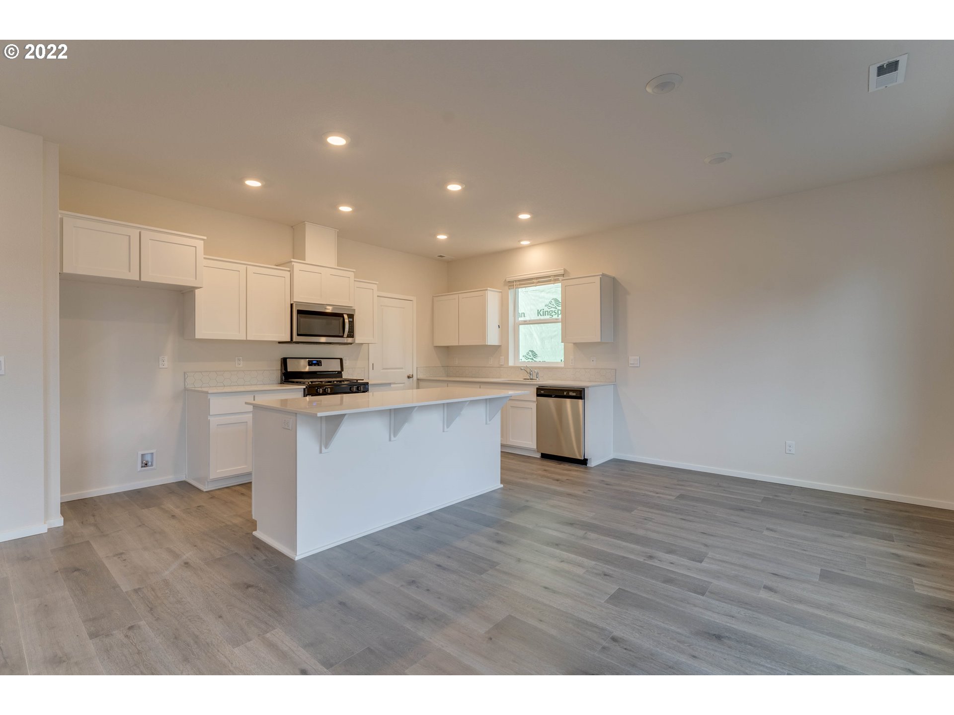 2917 W Street Springfield, OR 97477 - Photo 25 of 26 a view of kitchen with wooden floor