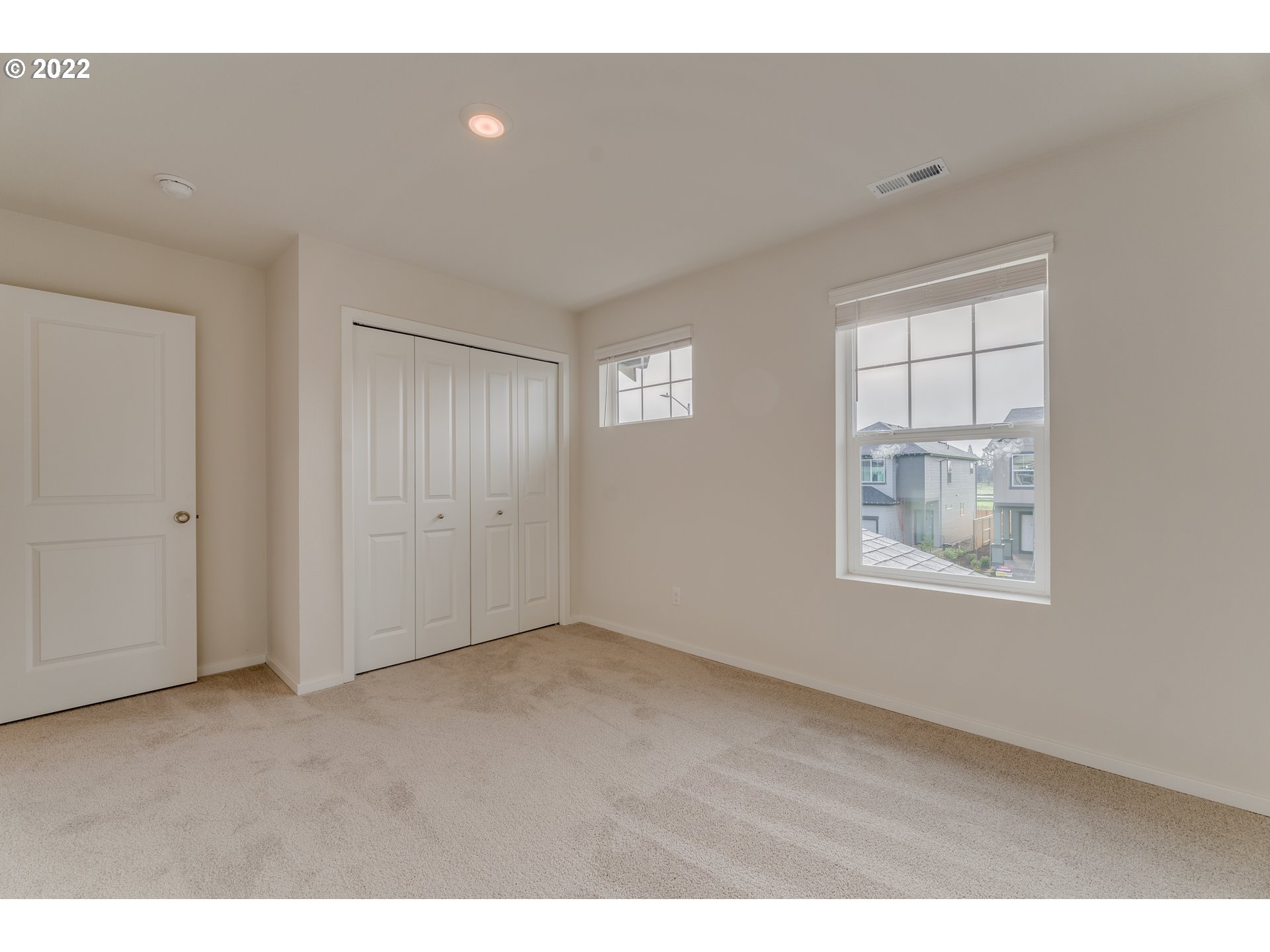 2917 W Street Springfield, OR 97477 - Photo 10 of 26 a view of an empty room with a window