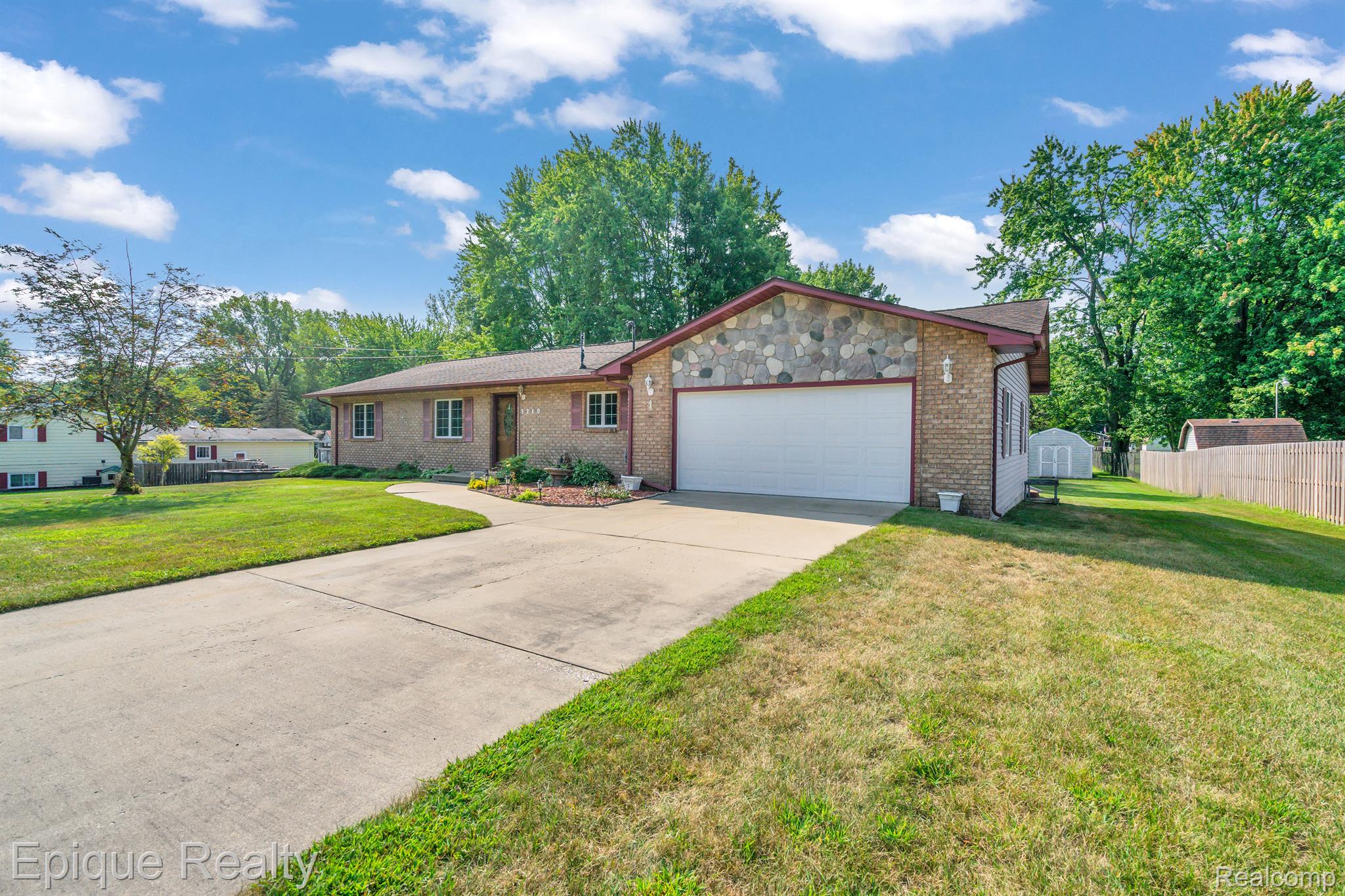 3240 Curtis Road Birch Run, MI 48415 - Photo 2 of 25 Front view
