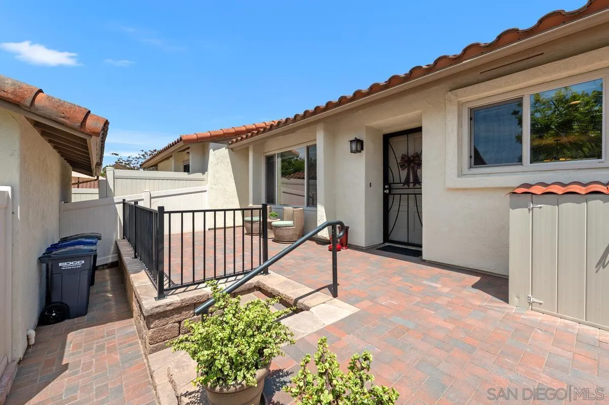 358 Abington Road Encinitas, CA 92024 - Photo 5 of 33 Gallery Image 5