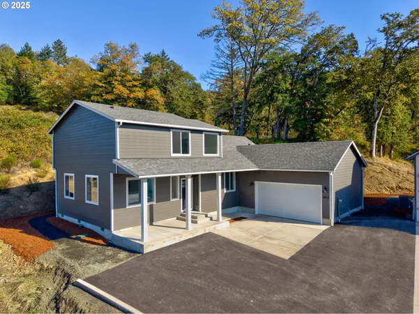 $477,500 | 664 Brooks Loop, Sutherlin, OR 97479