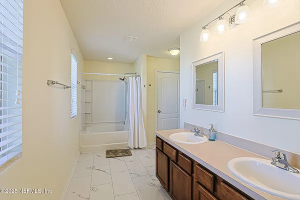 $2,000 | 2408 Bonnie Lakes Drive, Green Cove Springs, FL 32043