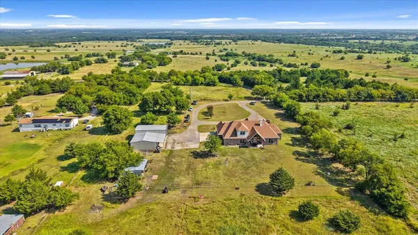 $977,500 | 5541 County Road 1130, Farmersville, TX 75442