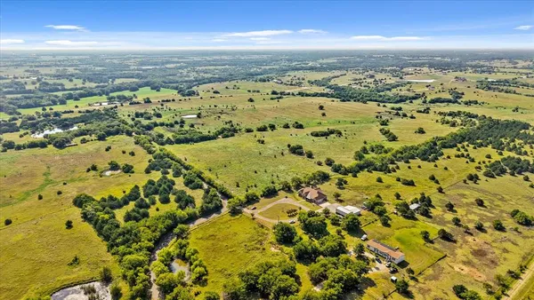 $977,500 | 5541 County Road 1130, Farmersville, TX 75442