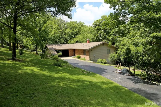 $375,000 | 7 West North Street, Eureka, MO 63025