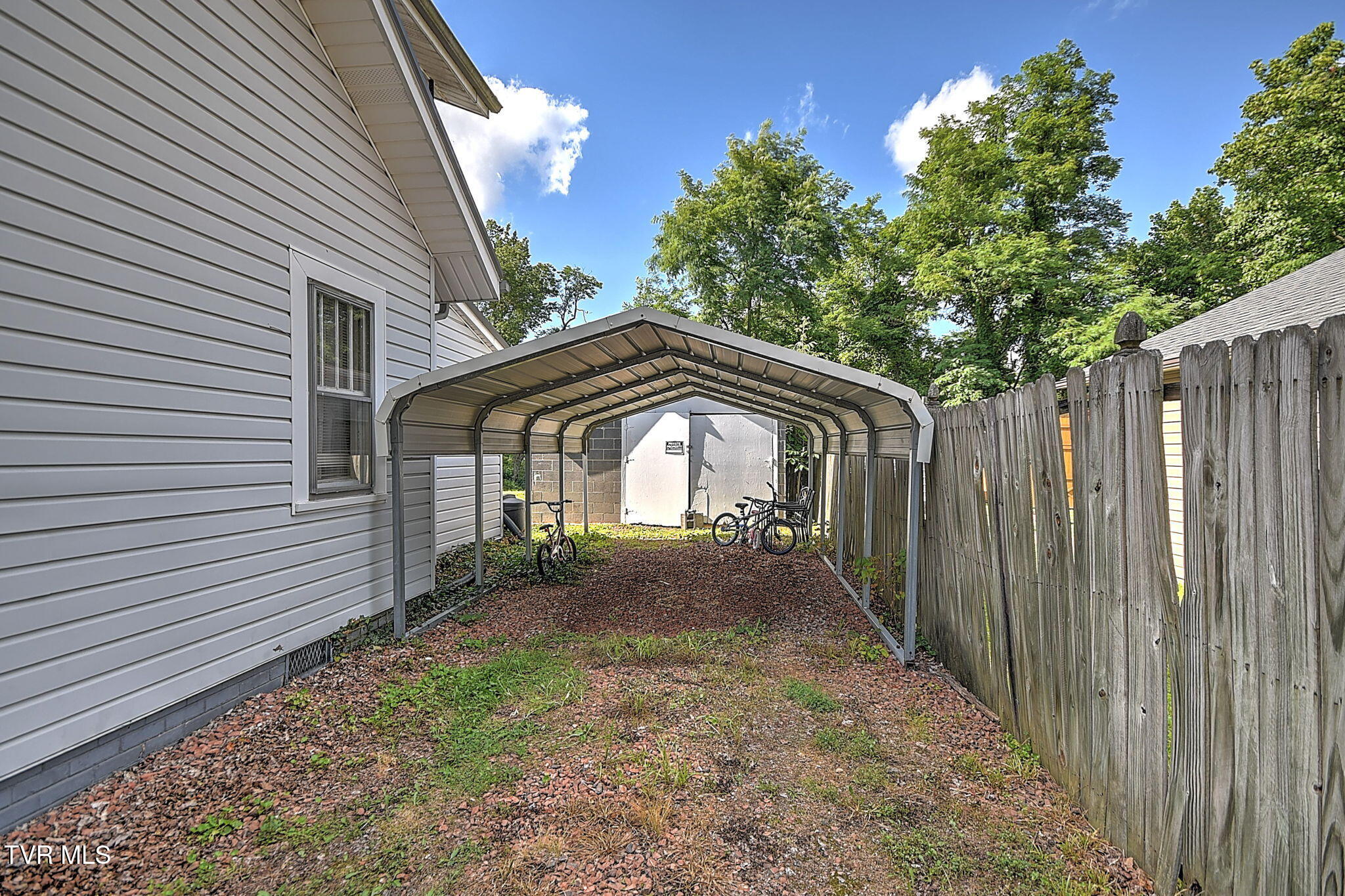 2424 Overlook Road Kingsport, TN 37664 - Photo 27 of 33 27-web-or-mls-2424 Overlook MC-28