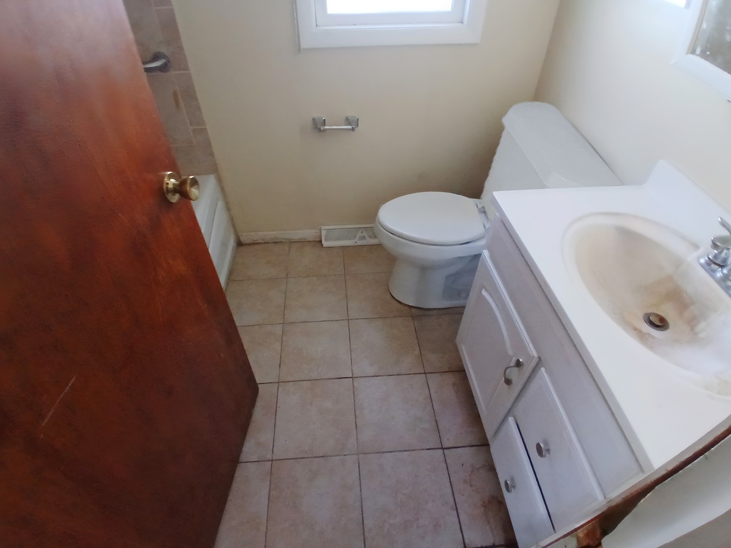 11818 South Justine Street Chicago, IL 60643 - Photo 11 of 14 a bathroom with a sink and toilet