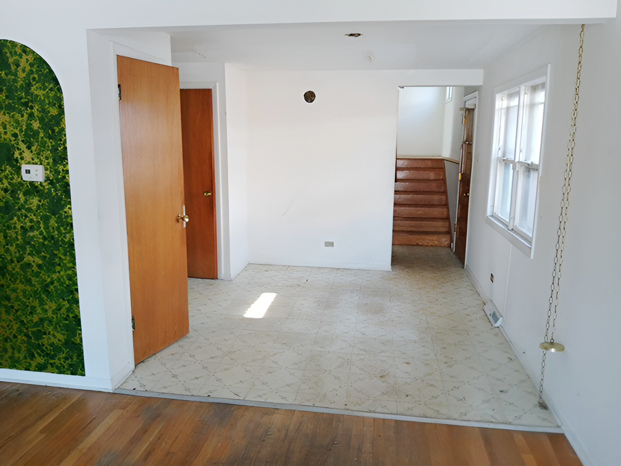 11818 South Justine Street Chicago, IL 60643 - Photo 7 of 14 an empty room with windows and closet