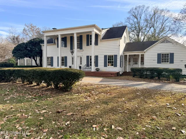$550,000 | 2705 River Road, Greenwood, MS 38930
