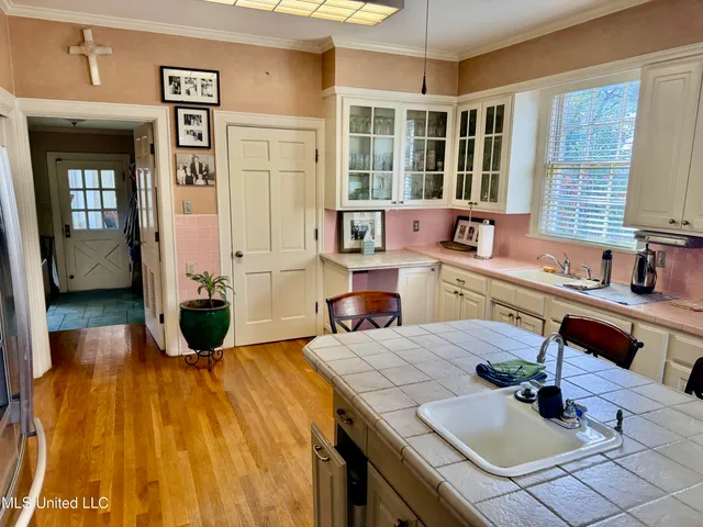 $550,000 | 2705 River Road, Greenwood, MS 38930