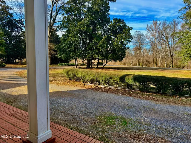 $550,000 | 2705 River Road, Greenwood, MS 38930