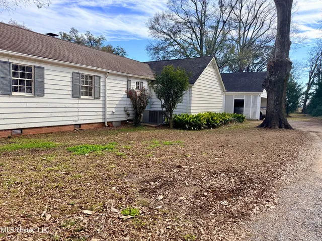 $550,000 | 2705 River Road, Greenwood, MS 38930