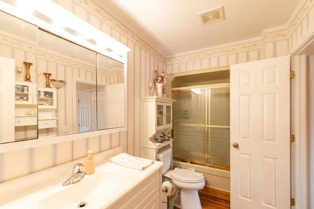 $418,000 | 2019 Gilboa Avenue, Zion, IL 60099