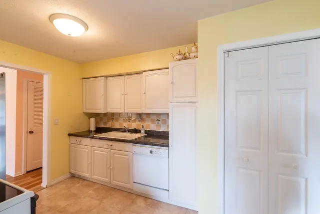 $418,000 | 2019 Gilboa Avenue, Zion, IL 60099