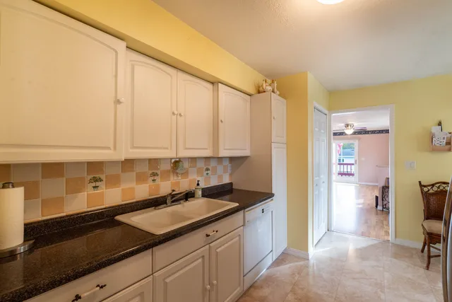 $418,000 | 2019 Gilboa Avenue, Zion, IL 60099